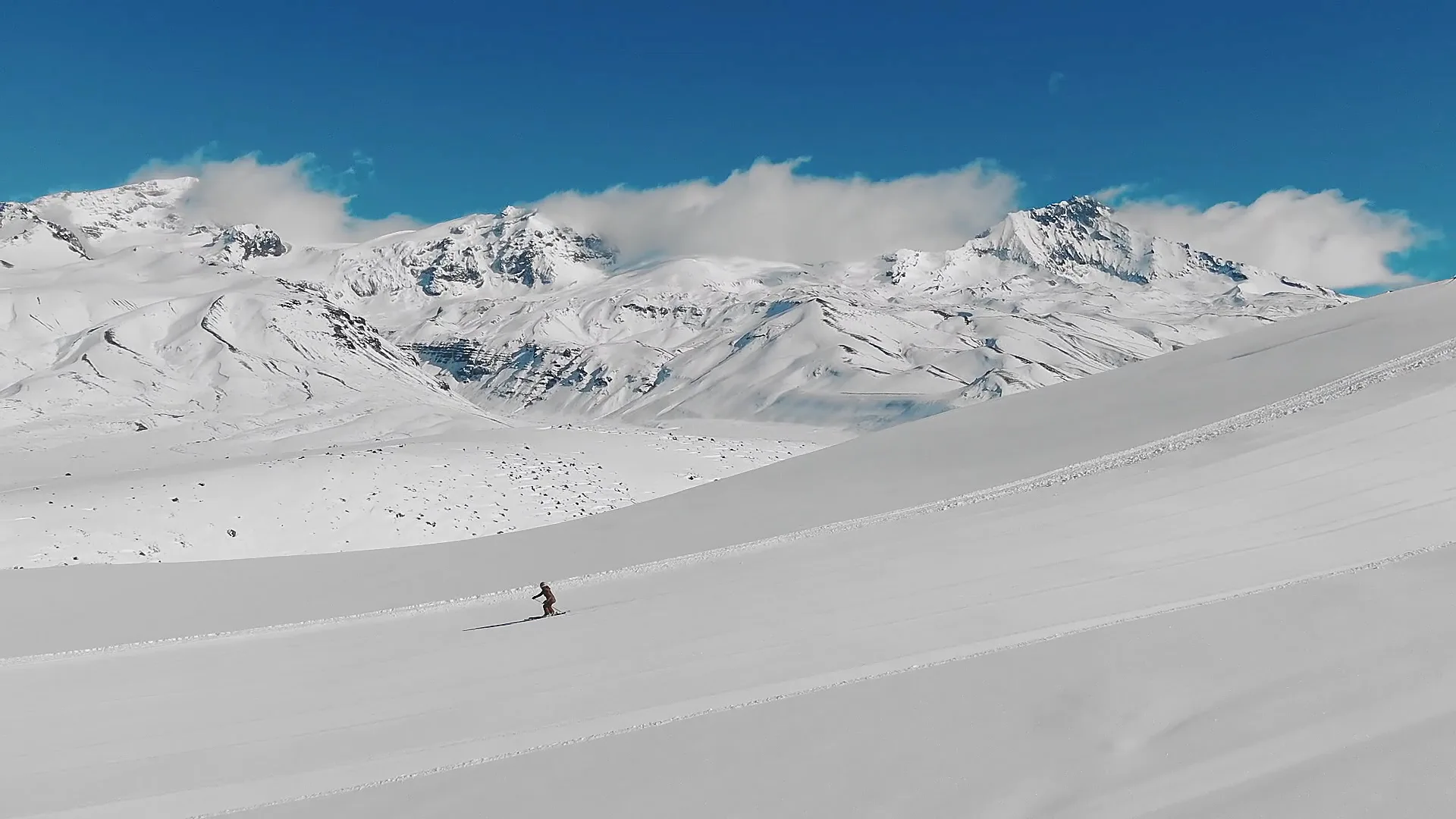 Wide alpine terrain, El Azufre